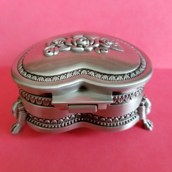 Preserved Eternal Red Rose in Heart-shaped Jewelry Box - Picture 8 of 15